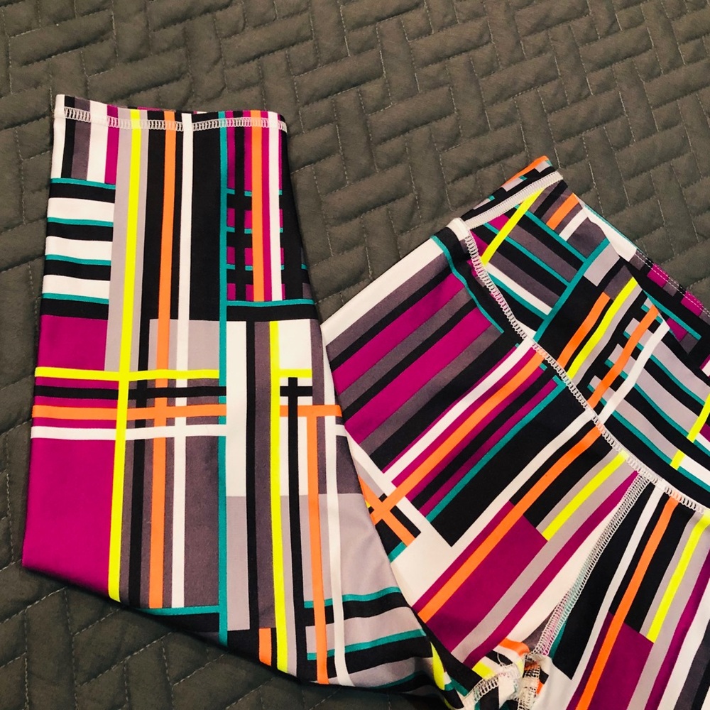 Fabletics Multi Color capris - Picture 3 of 4